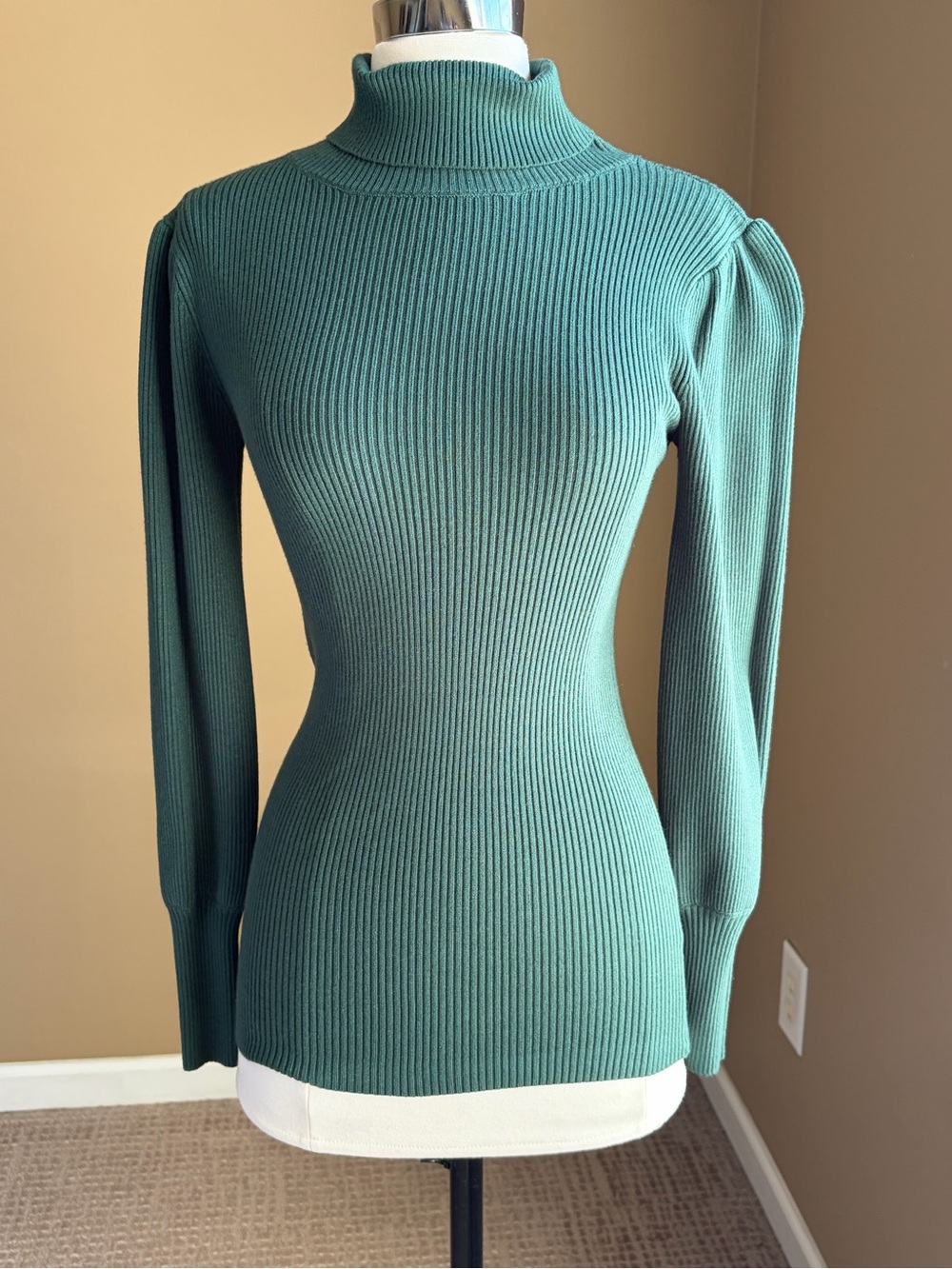 Vine & Love Forest Green Turtleneck Sweater Medium Dark Academia Minimalist